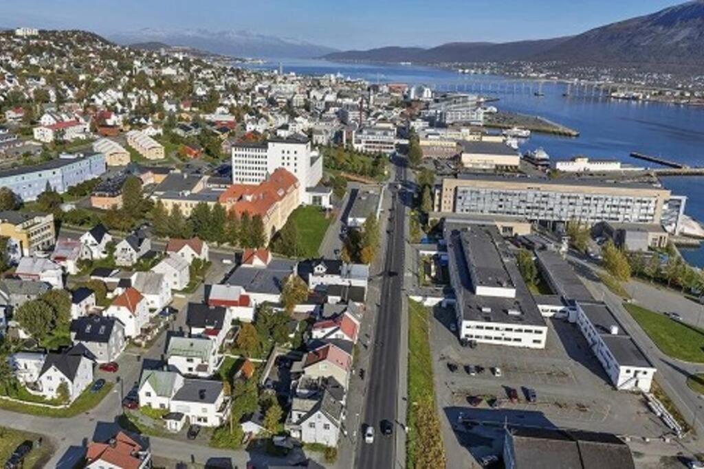 In The Heart Of The Aurora Borealis - Tromso City 외부 사진